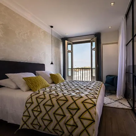 Beachview Keyweek Beachfront Renovated With Parking In Biarritz