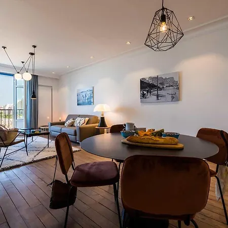 Beachview Keyweek Beachfront Renovated With Parking In Biarritz