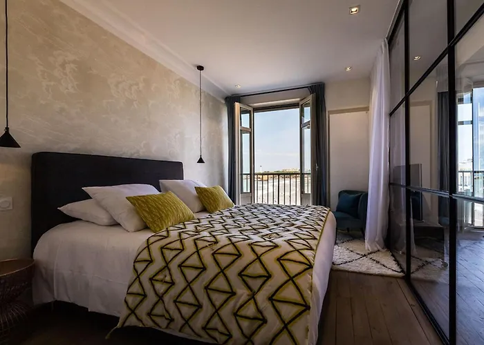 Beachview Keyweek Beachfront Renovated With Parking In Biarritz